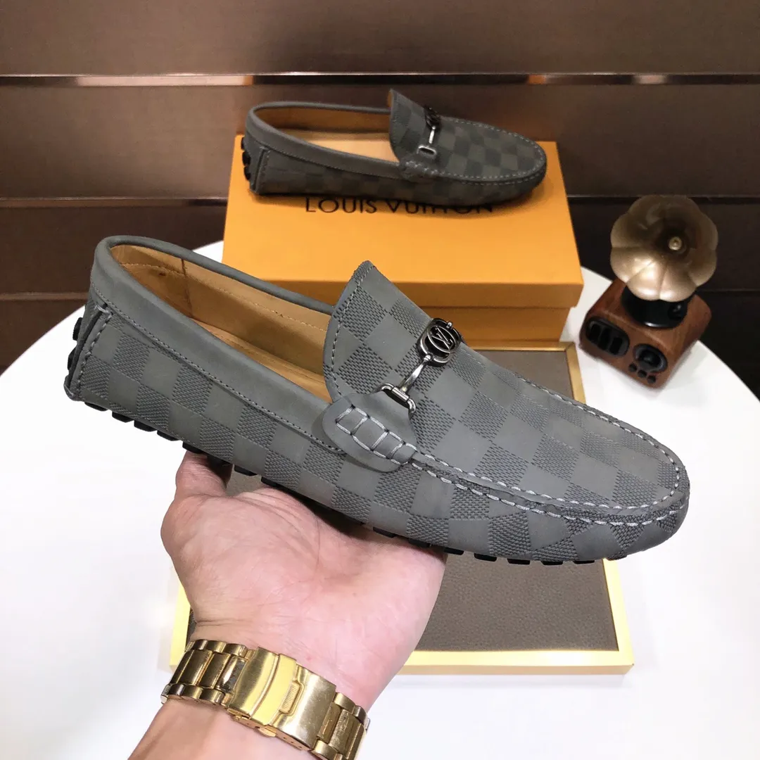 Men's men's shoes 💰420💰 [LV Doudou shoes] (water-dyed cowhide lining) new model is on the market, available on the official website. The new Doudou shoes are processed into single-color materials, and the uppers are made of imported cowhide material. The body of the shoe is fully hemmed with mark thread, and is lined with imported original cowhide leather. The elegant shoe shape is super suitable for all-matching, and the size is 38-44.